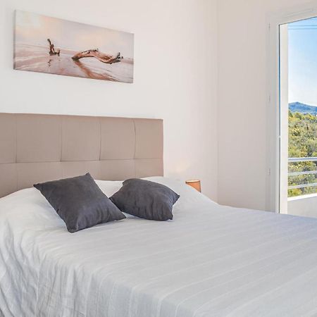 Awesome Apartment In Coti Chiavari With Kitchen Екстериор снимка